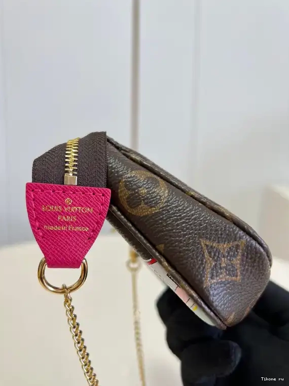 Cheap VUITTON MINI ACCESSOIRES LOUIS POCHETTE 0509